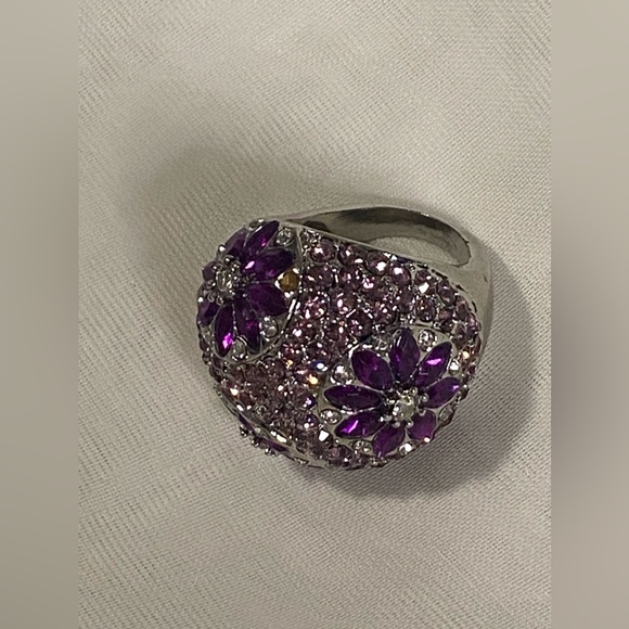 Big purple rhinestone/glass bling bling statement cocktail ring sz 8.5 - Picture 4 of 5
